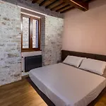 Luxury 2 E Divano Letto شقة