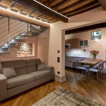 Διαμέρισμα Luxury 2 E Divano Letto Γκούμπιο